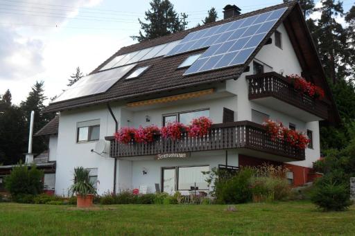 Ferienwohnung in Ebnet mit Terrasse und Gartennutzung - Housity