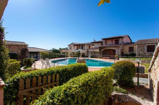 Casa Sassi with swimming pool, 2 bedrooms - Housity