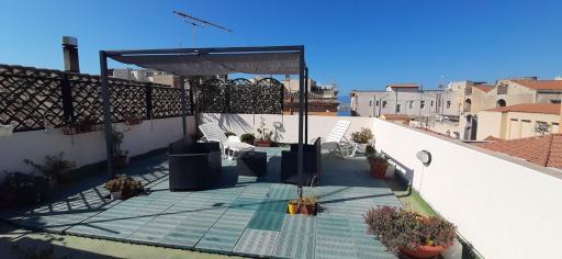 Rosa's Apartment with Terrace - Housity