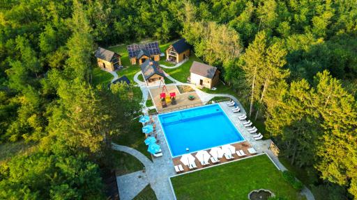 Espacio Resort - Pool & Spa - Housity