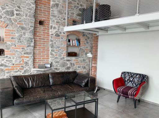 Horse Shoe House - Housity