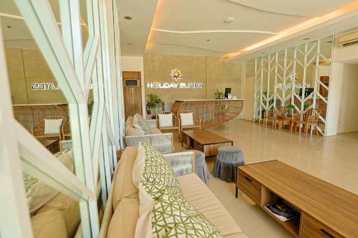 Holiday Suites - Housity