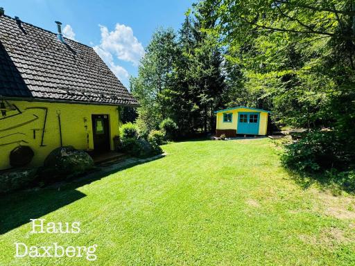 Haus-Daxberg-idyllisch-gelegen-im-Bayerischen-Wald-Ferienwohnung-mit-Zimmer-Kueche-Bad - Housity