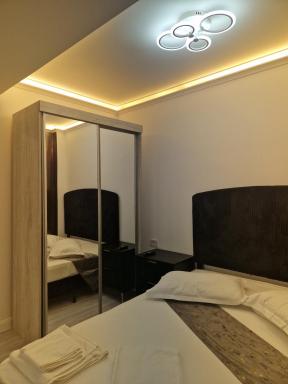Titanic Gold - Housity