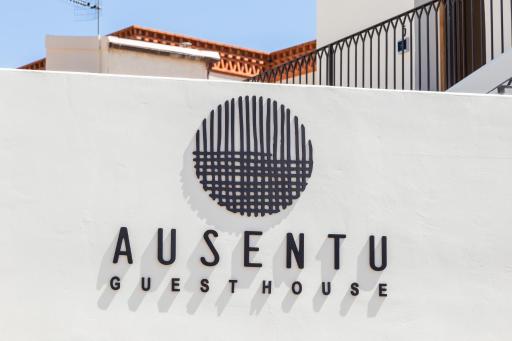 Ausèntu Guest House - Housity