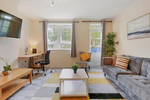 The Serene 2-bedroom Flat W Free Street Parking - Housity