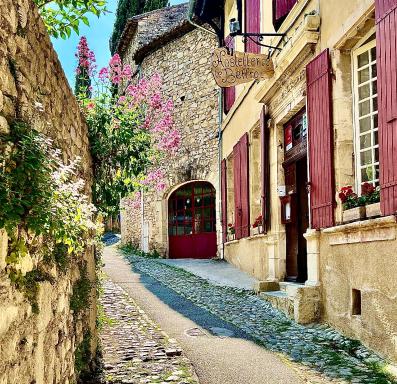 Hostellerie Le Beffroi - Housity