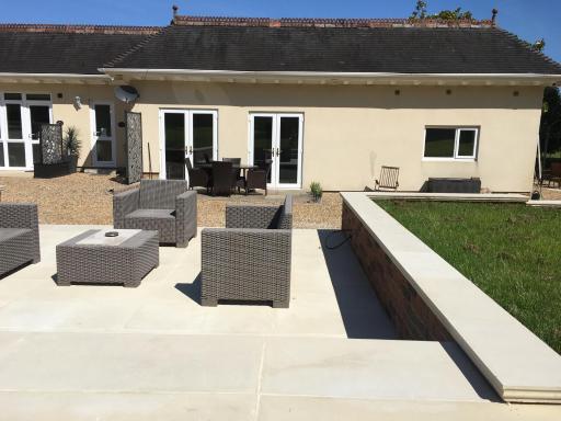 Stay at The lodge set in the grounds of a beautiful Manor House - Housity