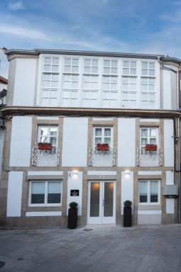 Corona de Galicia Rooms - Housity