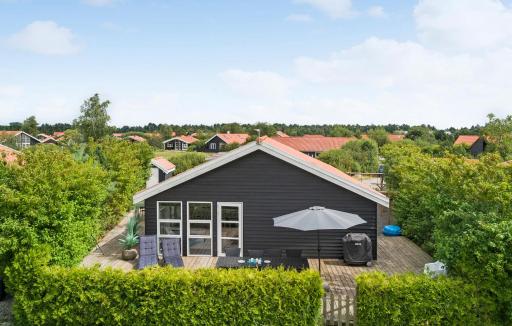 4 Bedroom Beautiful Home In Væggerløse - Housity
