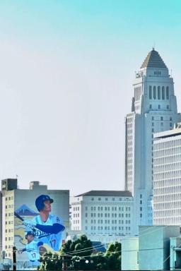American Hotel - Housity