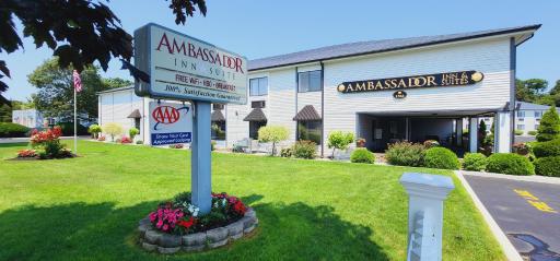 Ambassador Inn and Suites - Housity