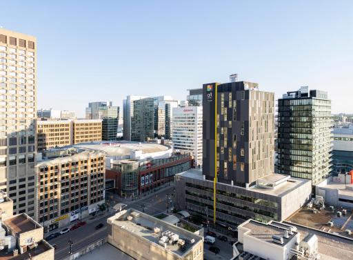 Alt Hotel Winnipeg - Housity