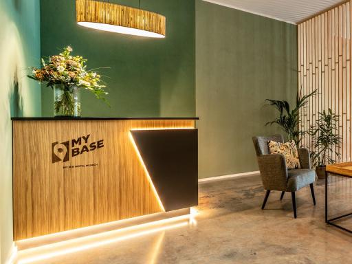 Hotel MY BASE - Housity
