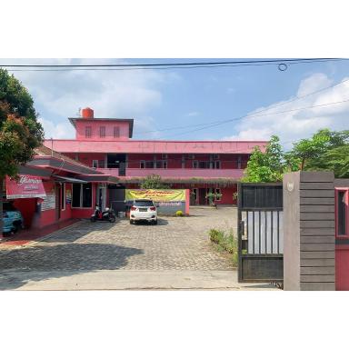 RedDoorz Syariah near Jalan Urip Sumoharjo - Housity