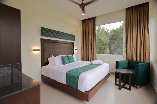 Hotel Aavudai Grand - Housity