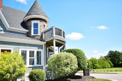 Château Queen by Bower Boutique Hotels - Housity