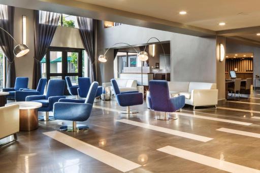 DoubleTree by Hilton Newark-Fremont - Housity