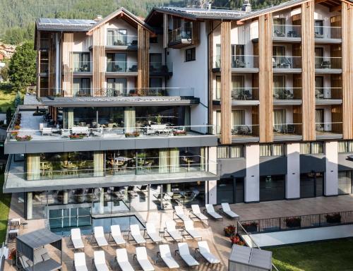 Ciampedie Luxury Alpine Spa Hotel - Housity