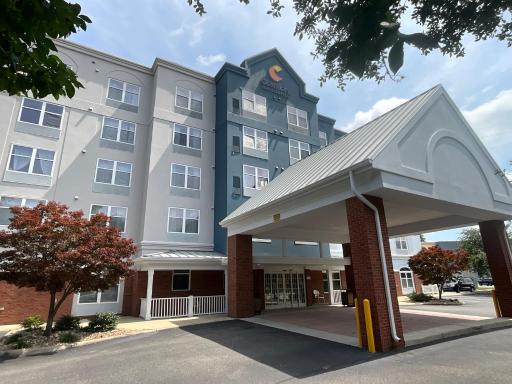Comfort Inn & Suites Virginia Beach - Norfolk Airport - Housity