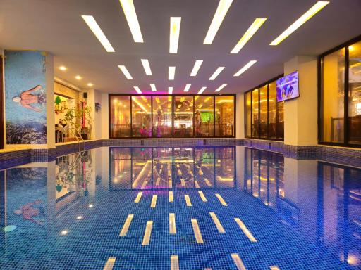 Dolphin Continental Hotel - Housity