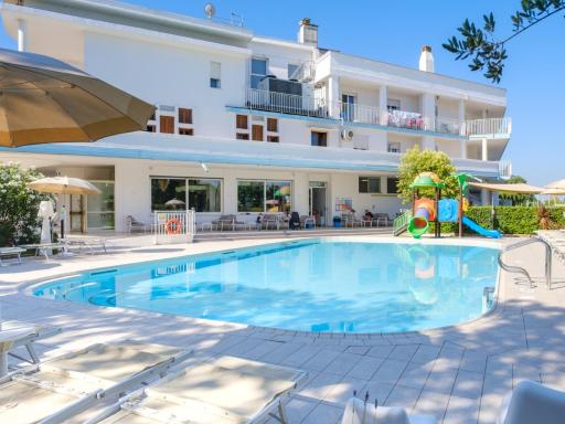 Family Hotel Alexander - Housity