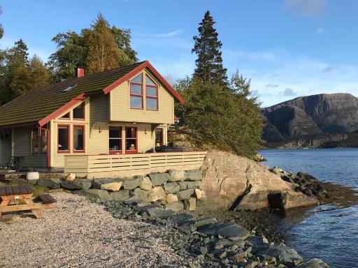 Seaside 3-bedroom House - Housity