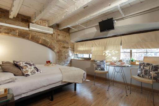 AinB Picasso-Corders Apartments - Housity