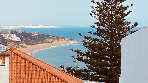 Cerro by Check-in Portugal - Housity