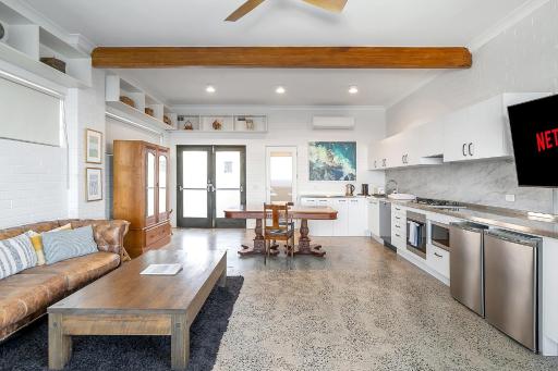 Upscale Cliffside Studio with Ocean Views North Bondi - Housity