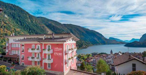 Hotel Londra Slow Living Molveno - Housity