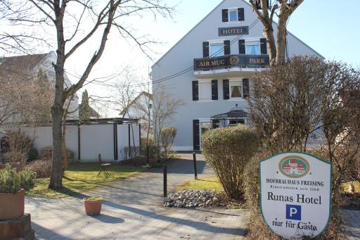 Air Muc Park Sleep & Fly - Housity