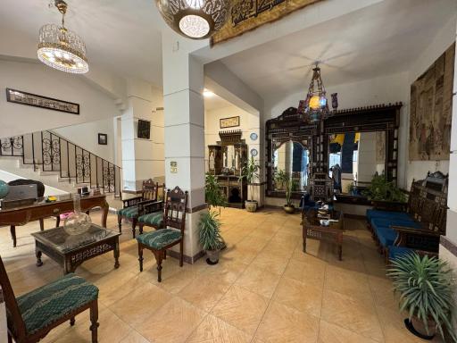 Osiris pyramids view inn - Housity