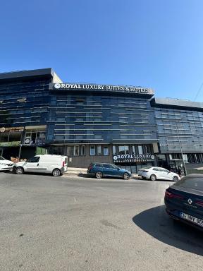 The Royal Luxury Hotel - Housity
