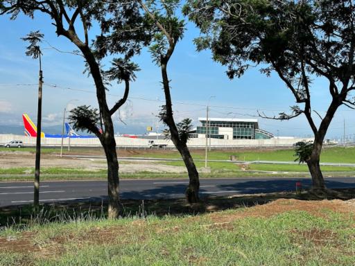 Rivera Family Airport Apartments - Housity