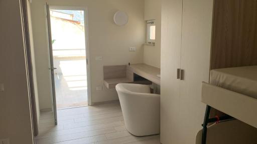 Luxury House - Housity