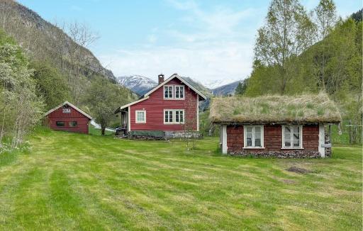 3 Bedroom Beautiful Home In Vik I Sogn - Housity