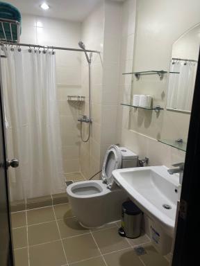 Condo with direct access to shopping mall in Bacolod City - Housity