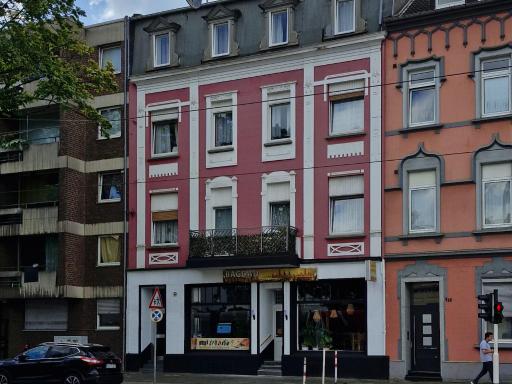 Central Apartment Krefeld - Housity