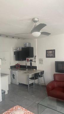 Le Suffren, studio classé ventilé ,wifi, à 100 m de la plage - Hizvo