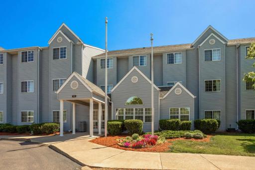 Microtel Inn & Suites by Wyndham Ann Arbor - Housity