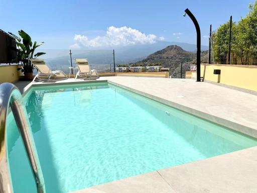 Taormina Rooms Panoramic Apartments - Housity