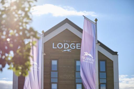 The Lodge - Housity