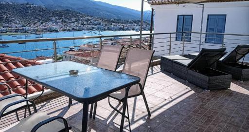 Traditional house with sea view ''MYLOS'' - Housity