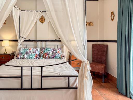 Hotel Valsequillo - Housity