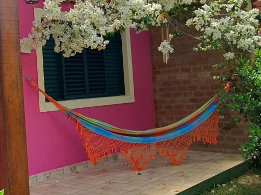 Casa com Ar Condicionado em Villagio Cercada pela Natureza, Tranquilidade e Conforto - Housity