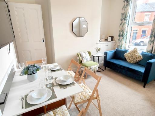 Douglas House, near Hospital, attractive and comfy 2 bedroom House with enclosed yard to rear - Housity