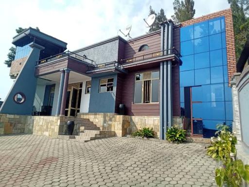 Queen Greenstars Apartment - Housity