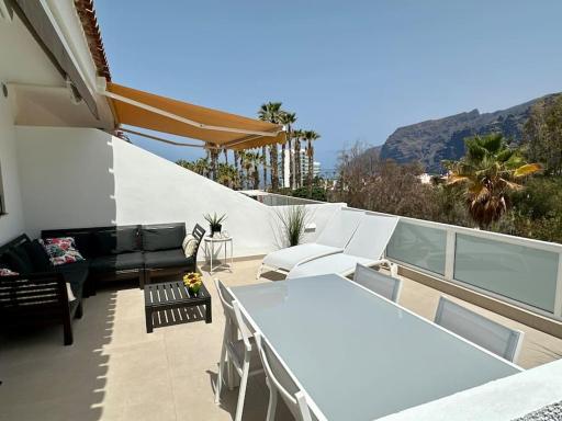 New renovated appartment with beautiful view on cliffs and sea - Housity