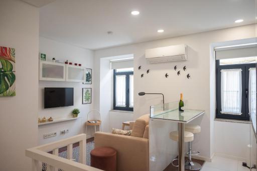 Central Luxury apartment w AC Downtown and Metro - Housity